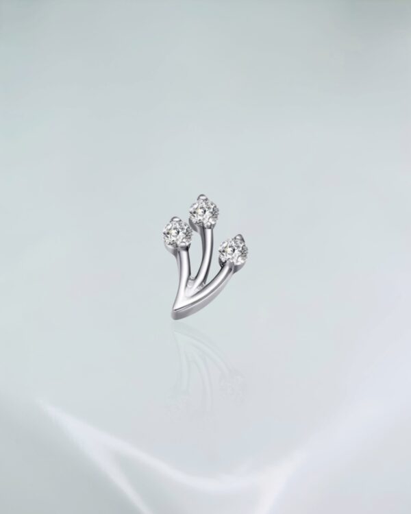 Piercing labret galhos 3 zirconias titânio ASTM-F136