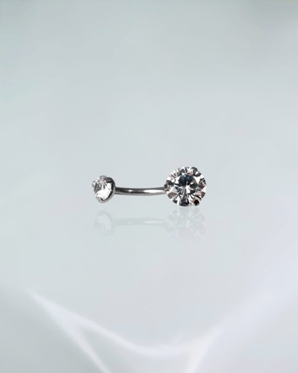 Piercing umbigo com zirconias