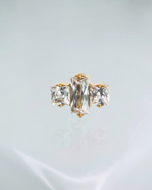 Piercing labret 3 zirconias titânio PVD gold