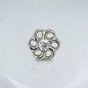 Piercing labret flor infinita titânio ASTM F-136