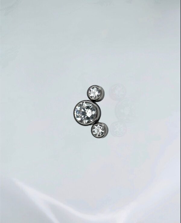 Piercing labret trio zirconias ll titânio ASTM F-136